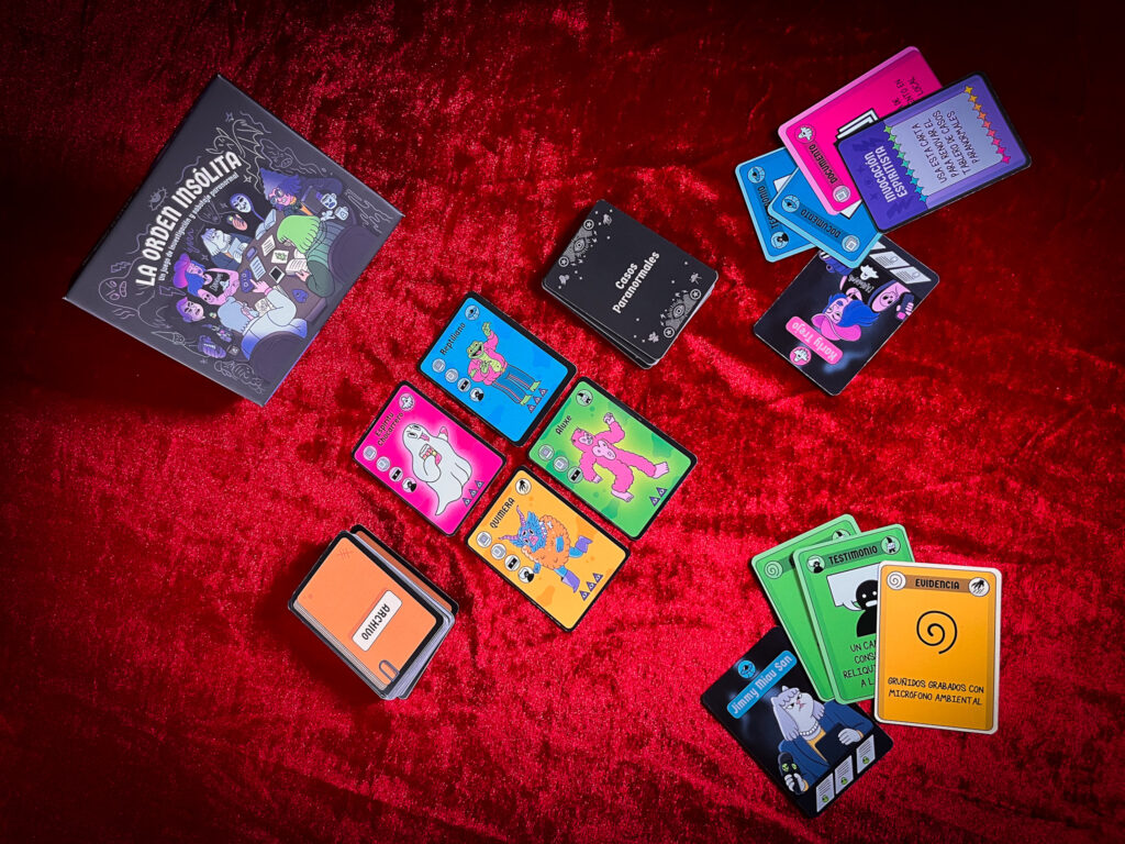 juego de cartas paranormal